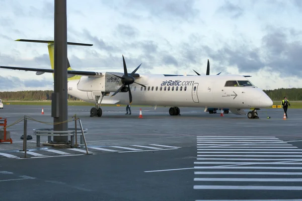 AirBaltic Bombardier Dash 8 Q400 Nextgen — Stock fotografie