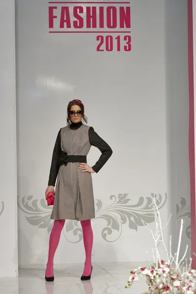 Модель моды на Kyiv Fashion 2013 — стоковое фото