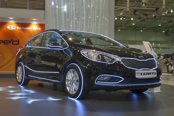 KIA Cerato modelo de coche en exhibición — Foto de Stock