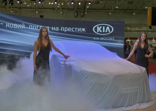 Presentación del modelo de coche KIA Quoris — Foto de Stock