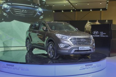 Hyundai santafe grand araba modeli tanıtımı