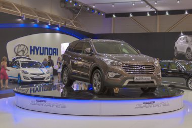 Hyundai santafe grand araba modeli tanıtımı