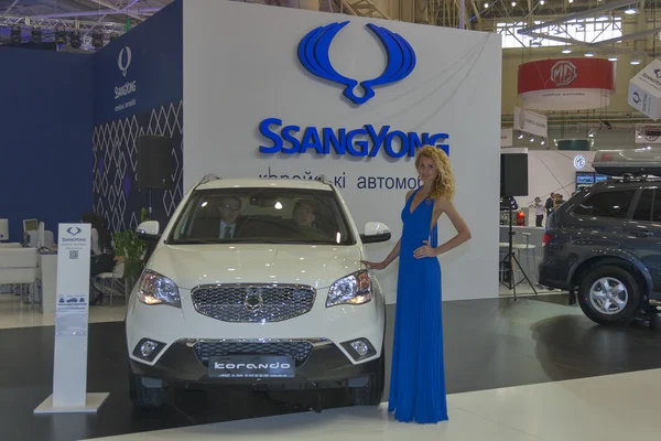 SsangYong Korando bilmodell presentasjon – stockfoto