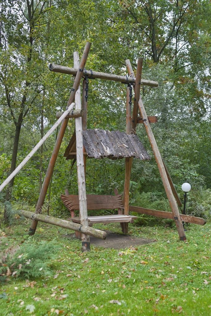 Dřevěné houpačky z kulatiny