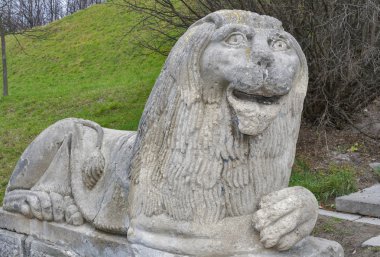 taş aslan olesko castle Park