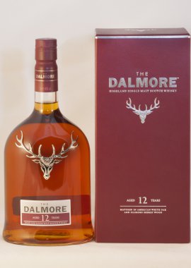 dalmore tek malt viski beyaz karşı