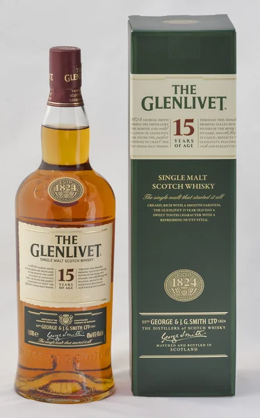 The Glenlivet Scotch whisky against white — Stock Photo, Image