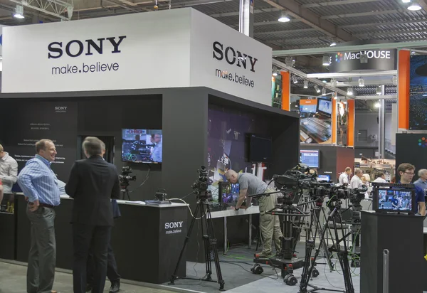 Sony tv apparatuur stand — Stockfoto