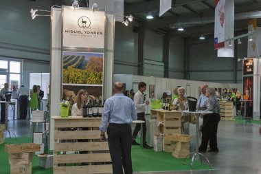 festival sırasında tatma şarap