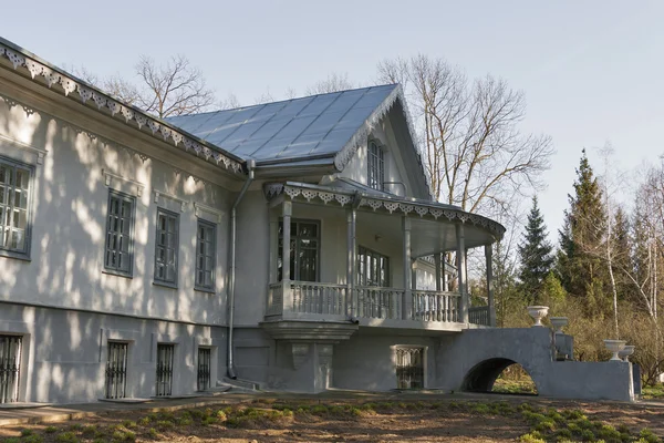 Rodinný dům panství nikolay Pirogove (zadní fasáda) — Stock fotografie