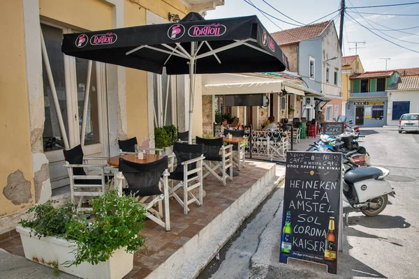 Leflimmi Korfu Řecko Srpna 2021 Lidé Navštíví Místní Bar Typické — Stock fotografie