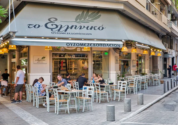 Thessaloniki Greece July 2021 People Visit Elliniko Restaurant Downtown Thessaloniki — Foto de Stock