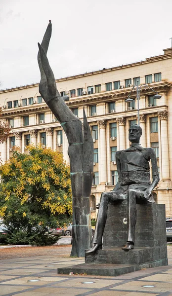 Bucarest Romania Agosto 2021 Monumento Iuliu Maniu Sulla Piazza Della — Foto Stock