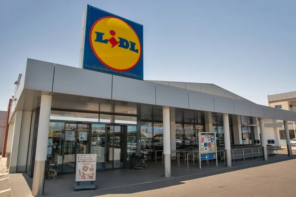 Protaras Kıbrıs Mayıs 2021 Otoparklı Lidl Süpermarketi Lidl Dünya Çapında — Stok fotoğraf