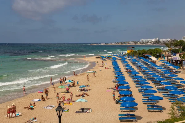 Ayia Napa Chipre Maio 2021 Pessoas Visitam Famosa Praia Glyki — Fotografia de Stock