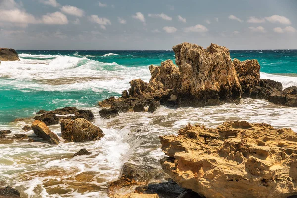 Ayia Napa Yaz Tatili Kayalık Fırtınalı Sahil Önü Kıbrıs — Stok fotoğraf