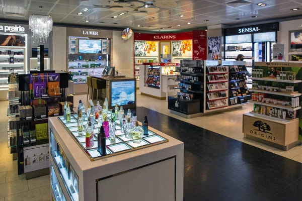 Boryspil Ucrania Mayo 2021 Tienda Libre Perfumería Cosméticos Con Mer — Foto de Stock