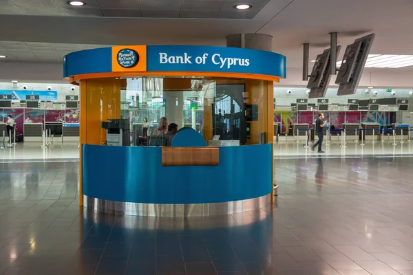 Ларнака Кипр Мая 2021 Года Офис Банка Кипра Международном Аэропорту — стоковое фото