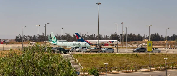 Larnaca Kypr Května 2021 Letadla Cyprus Airways Azur Air Mezinárodním — Stock fotografie