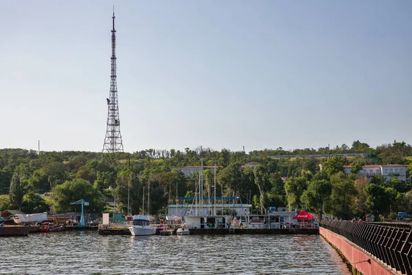 Mariupol Oekraïne Juli 2021 Stadsgezicht Met Azovstal Jachtclub Toren Tijdens — Stockfoto