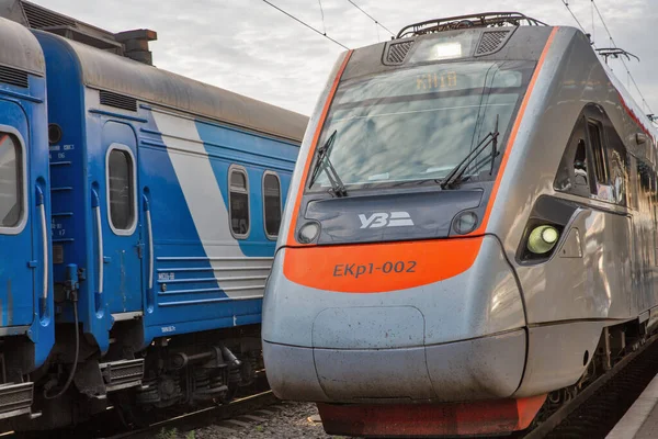 Kiev Ucrania Julio 2021 Ekp Tarpan Tren Eléctrico Estación Tren — Foto de Stock