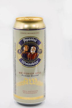 Kyiv, Ukrayna - 18 Haziran 2022: Alman Eichbaum özel bira fabrikası Apostel Weissbier 'in stüdyo çekimi.