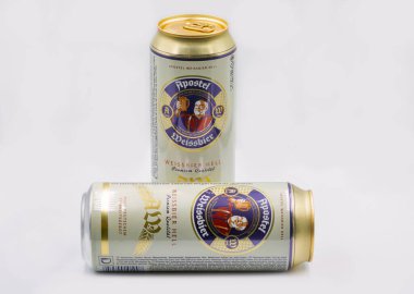Kyiv, Ukrayna - 18 Haziran 2022: Alman Eichbaum özel bira fabrikası Apostel Weissbier 'in stüdyo çekimi.