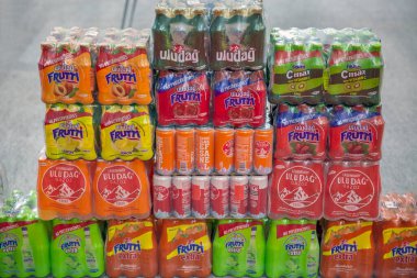 Kyiv, Ukrayna - 02 Kasım 2021: Türk Uludağ Gazoz, Doğu Avrupa 'daki şarap ve alkol pazarının ana etkinliği olan Şarap ve Ruhlar Sergisi' nde meşrubat standı.