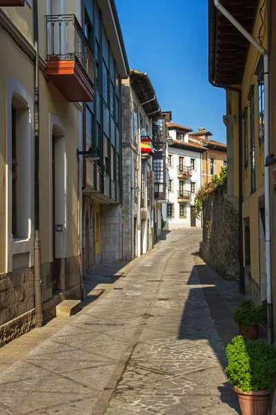 Llanes asturias ulici. Španělsko — Stock fotografie
