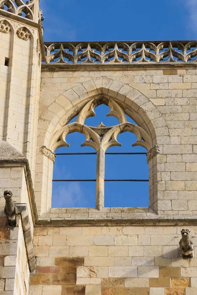 Steenvenster Gotische Stijl Met Blauwe Lucht Achtergrond Leon Kathedraal Spanje — Stockfoto