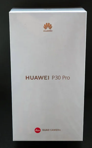 Custodia Smartphone Huawei P30 Pro Bianca Con Lente Leica Isolata — Foto Stock