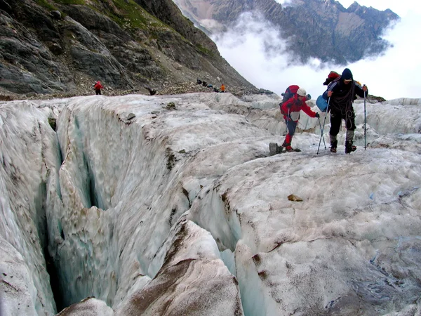 Transição através de um glaciar — Fotografia de Stock