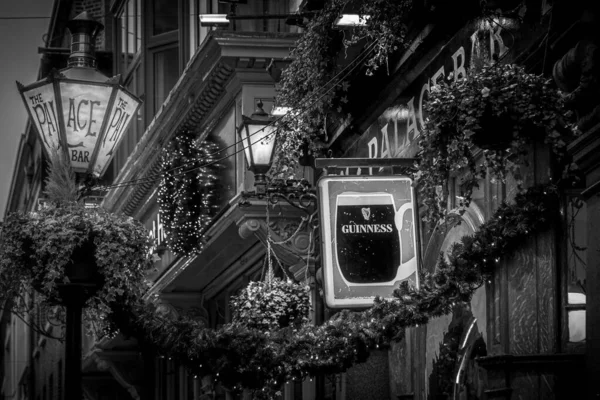 Dublin Ireland December 2018 Close Exterior Palace Bar Decorated Christmas — Stock Photo, Image