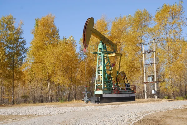 China petroleum daqing olieveld, derrick, drilling rig, — Stockfoto