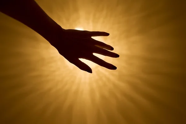 Mão para a luz — Fotografia de Stock