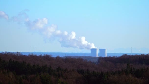 View to nuclear power plant Gundremmingen Germany on a day of shut down — Vídeo de Stock