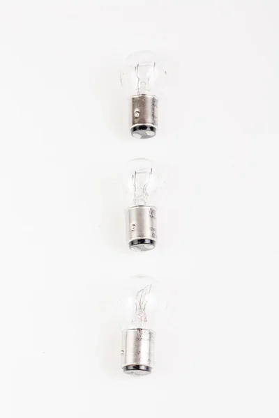 Üç sırada yalan ampulleri.