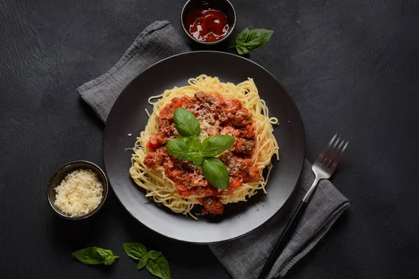 Plate Pasta Bolognese Dark Background Italian Pasta Spaghetti Roasted Beef — Stock Photo, Image