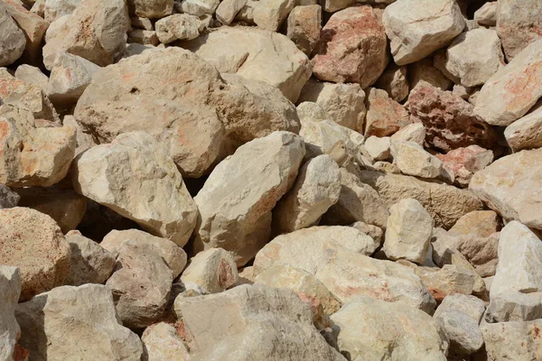 Foto Una Gran Pila Piedras Sitio Construcción Costa Del Mar —  Fotos de Stock