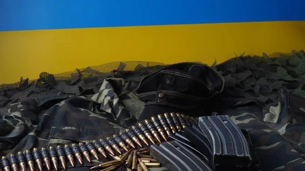 Modro Žlutá Vlajka Ukrajiny Národní Symbol 56Mm Munice Kulomety Pás — Stock fotografie
