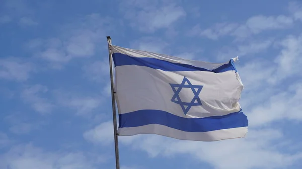 Israelische Flagge Weht Wind Vor Hellem Himmel — Stockfoto