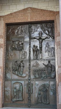 Annunciation Kilisesi, İsrail, Nasıra Bazilikası olarak da bilinir. Bilgilendirme Kilisesinin Kapısı