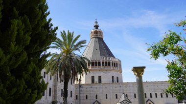 Annunciation Kilisesi, İsrail, Nasıra Bazilikası olarak da bilinir. Açıklama Bazilikası Cephesi