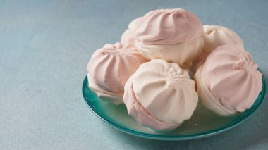 Tatlı şekerlemeler. Vanilyalı lezzetli zephyr.