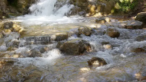 Acqua Bianca Ruscello Montagna Torrente Montagna Cascata Con Rocce Acqua — Foto Stock