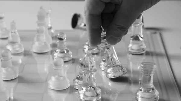 Chessboard Hand Starting Move Chess Piece Clear Glass Chess Figures — Foto Stock