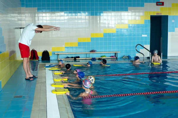 Minsk Belarus Octobre 2021 Cours Groupe Avec Entraîneur Dans Piscine — Photo