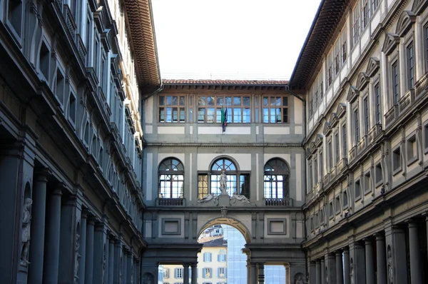 Exteriér Detail Turistické Umělecké Galerie Uffizi Florencii Itálii — Stock fotografie