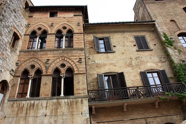 Чарівні Стародавні Цегляні Стіни Середньовічних Споруд Сільській Місцевості Тоскани — стокове фото