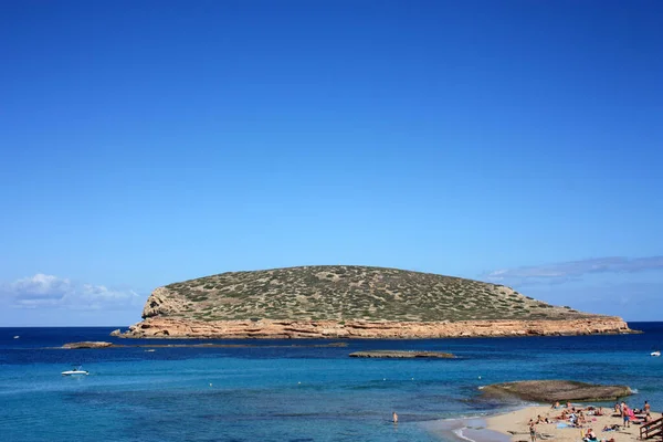 Cala Conta Adası Yaz Aylarında Biza Turist Denizinin Maviliğine Batırıldı — Stok fotoğraf